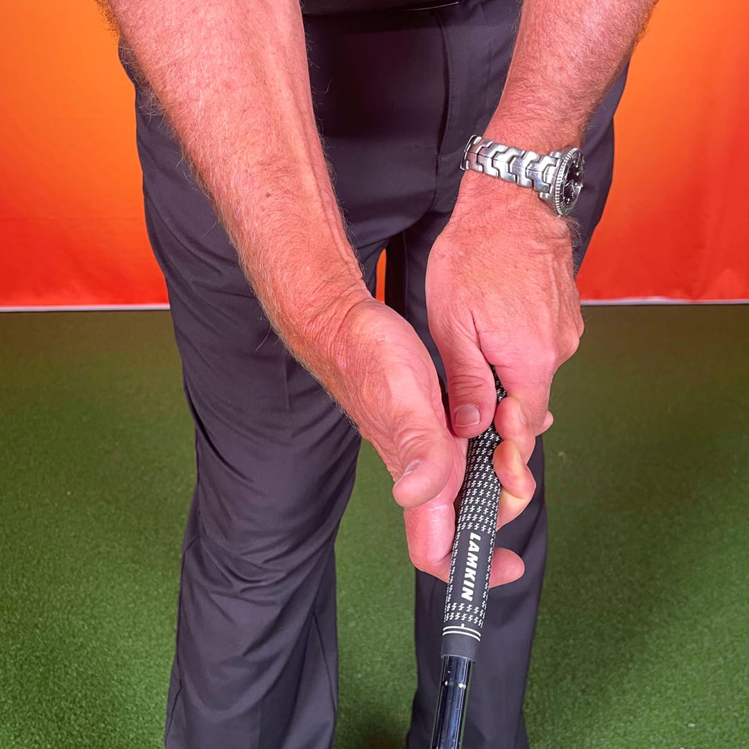 RIGHT HAND IN THE GRIP – Malaska Golf